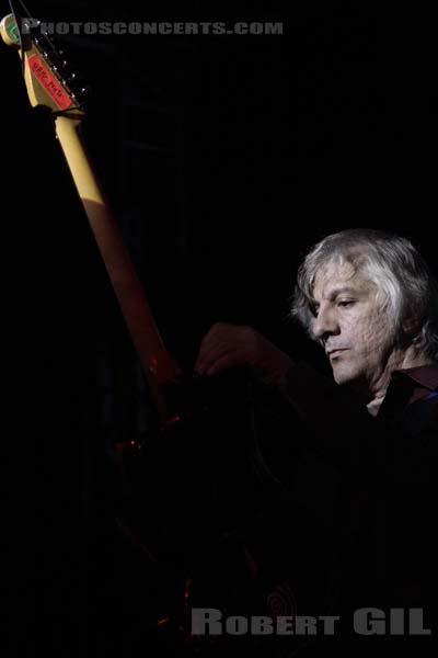 LEE RANALDO - 2011-05-08 - PARIS - Point Ephemere - 